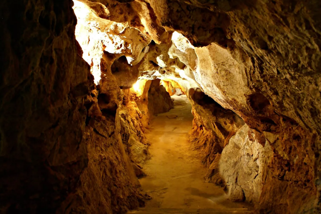 Cueva del Tesoro, Rincón de la Victoria